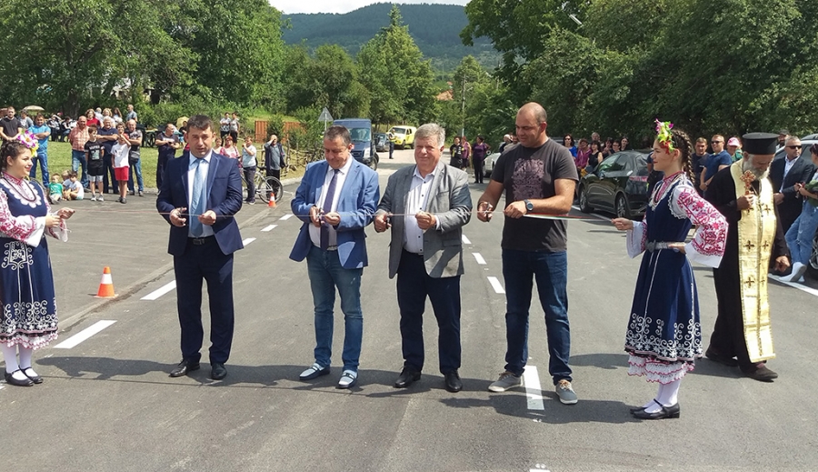 ПЪТСТРОЙ-92 ПРИКЛЮЧИ РЕКОНСТРУКЦИЯТА НА ЧАСТ ОТ УЛИЧНАТА МРЕЖА В ГР.ГОДЕЧ