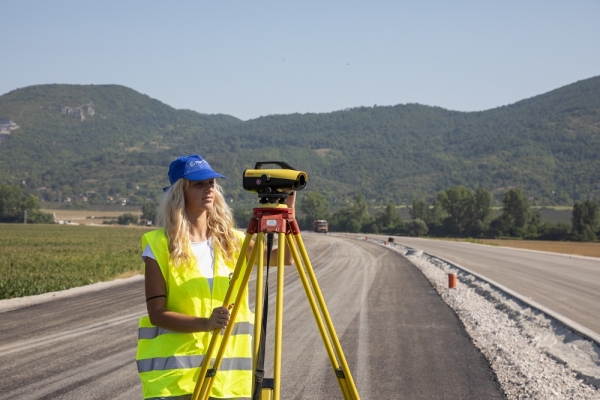 STUDENTS FROM UACEG AND THE UNIVERSITY OF MINING AND GEOLOGY COMPLETE THEIR INTERNSHIP AT PATSTROY-92